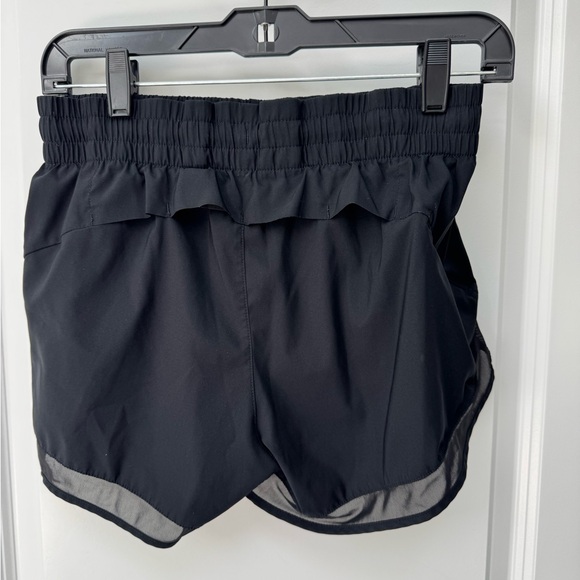 Athleta Mesh Racer Run Short 4” - Picture 3 of 5